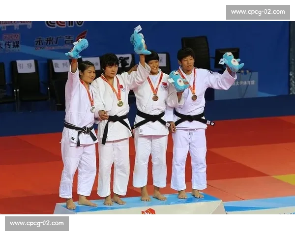 柔道VS摔跤规则技术历史差异与实战价值全面解析对比研究指南